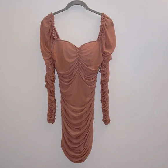 NWT FashionNova nude “Mariah” ruched mini long sleeve dress Size Small - Picture 7 of 11
